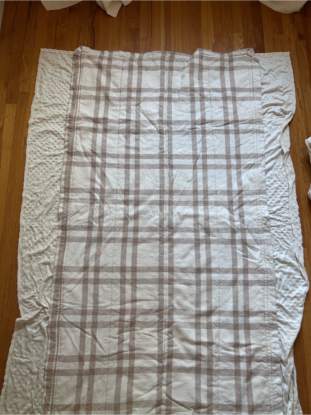 Beddy’s twin bedsheet and zip on blanket